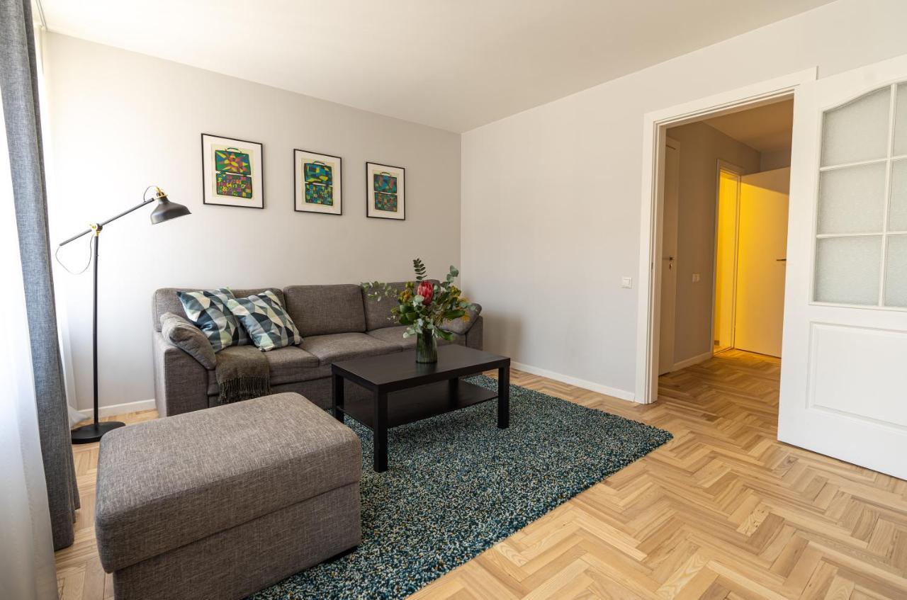 Lovely Apartment In The City Center Kaunas Exterior photo